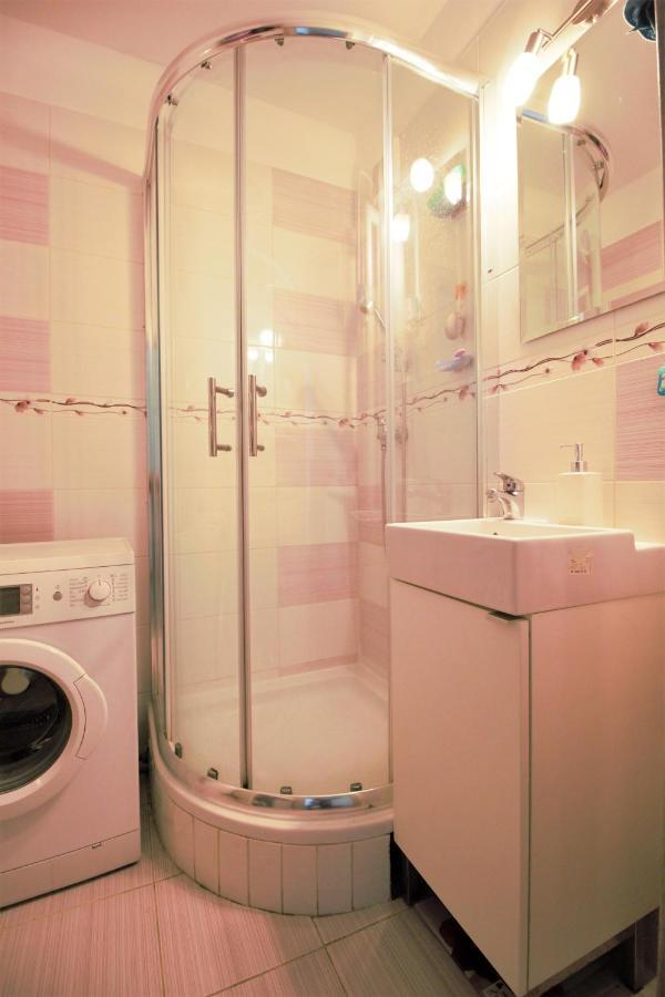 Cozy, Bright Room With Free Parking Bratislava Exterior photo