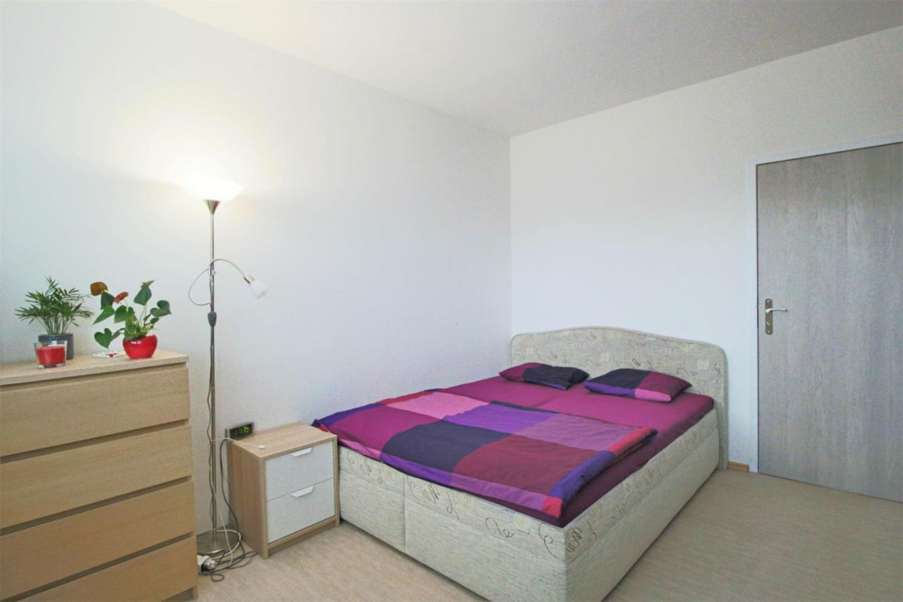 Cozy, Bright Room With Free Parking Bratislava Exterior photo