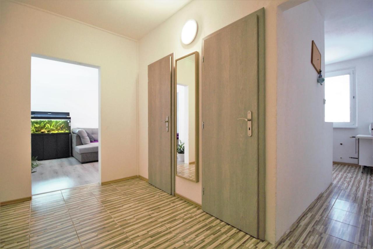 Cozy, Bright Room With Free Parking Bratislava Exterior photo