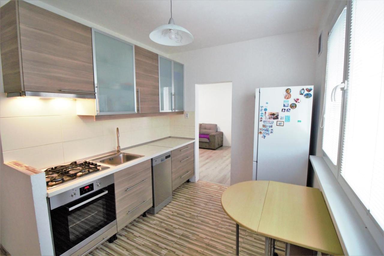 Cozy, Bright Room With Free Parking Bratislava Exterior photo