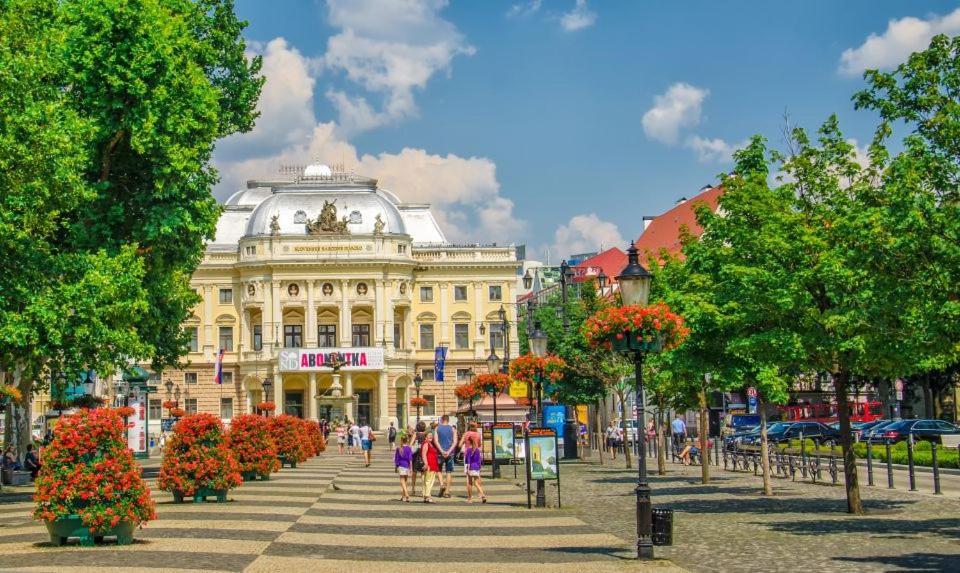 Cozy, Bright Room With Free Parking Bratislava Exterior photo